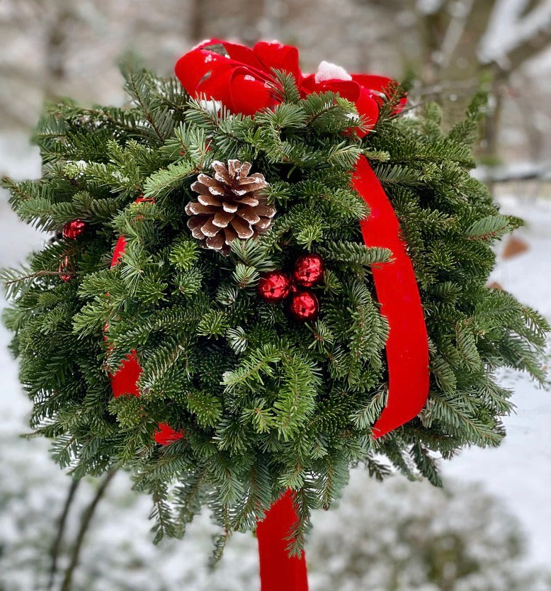 14” Mistletoe Kissing Ball